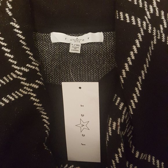 New Fever Poncho Sweater Window 2 Sizes S-M & L-XL - Picture 4 of 4